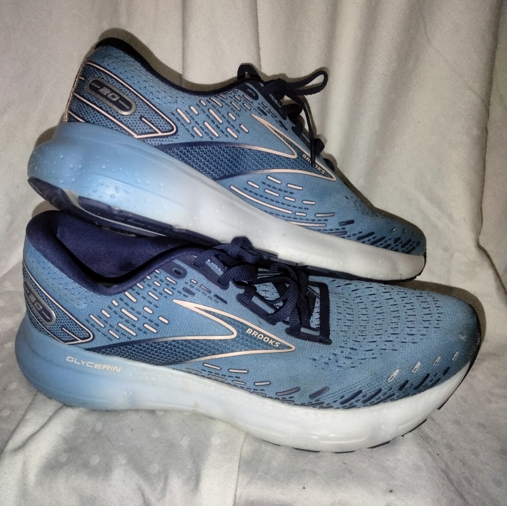 Brooks sneakers women's size 11